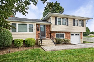 114 Spruce Ave, Bethpage, NY 11714