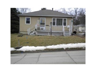 3200 Schaeffer Dr SW, Cedar Rapids, IA 52404