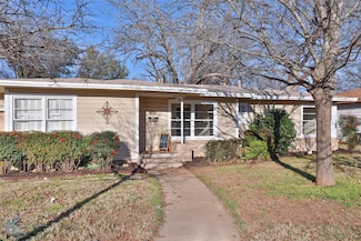 4042 Benbrook St, Abilene, TX 79605