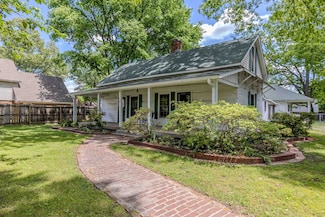 3292 Sycamore View Rd, Memphis, TN 38134