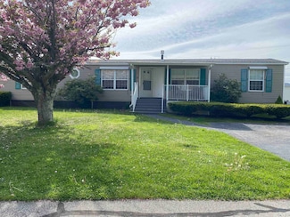 18 Blueberry Ln, Seabrook, NH 03874