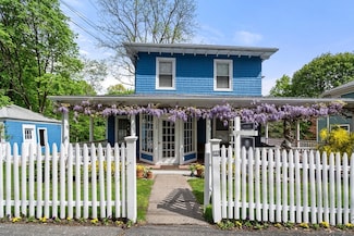 133 Newtonville Ave Unit 2, Newton, MA 02458
