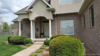 1932 Mimosa Ct, Lebanon, MO 65536