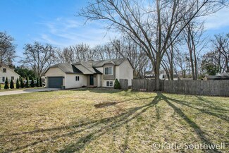 2107 Engleside Dr SE, Grand Rapids, MI 49546