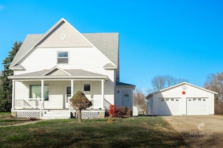 703 E Clark St, Wausa, NE 68786