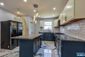 32 Hazelwood Rd, Bloomfield, NJ 07003