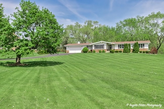 1408 Appaloosa Trail, McHenry, IL 60051