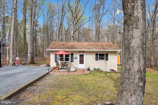 190 Maple Ln Unit 1, Bluemont, VA 20135