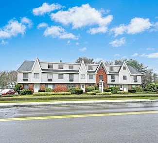 284-300 Main St, Walpole, MA 02081