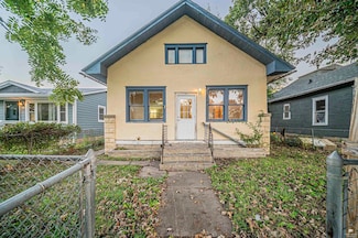 326 W 11th St, Junction City, KS 66441