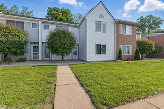 78 Rosebud Ln Unit 67, Mount Clemens, MI 48043