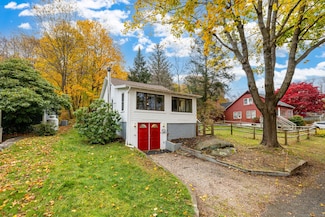 30 Lakeview Dr, Bethlehem, CT 06751