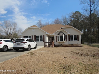 219 Pollard Dr, Jacksonville, NC 28540