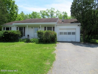 90 Blackhouse Rd, Fort Edward, NY 12828