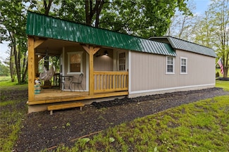 125 Layton St, Lyons, NY 14489
