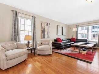 4 Fayville Ln Unit 4, Southborough, MA 01772