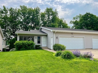1204 Lia Dr, Northfield, MN 55057