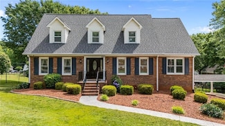 8016 Riverview Dr, Clemmons, NC 27012