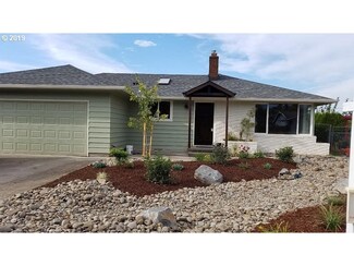 12425 NE Beech St, Portland, OR 97230