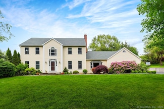 12 Fawn Ridge Dr, Brookfield, CT 06804