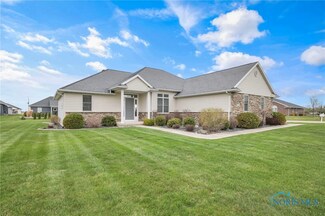 904 Alberta Cir, Bowling Green, OH 43402