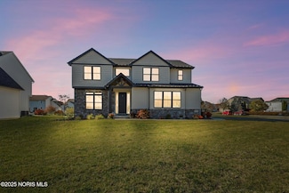 6035 Walnut Springs Blvd, Sylvania, OH 43560