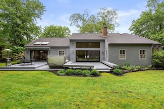 97 Brierbrook St, Milton, MA 02186