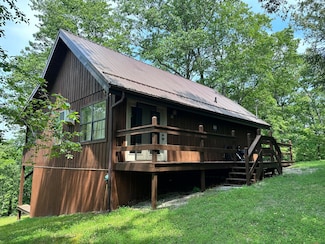816 Flat Rd, Campton, KY 41301