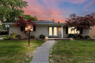 26734 Sheahan Dr, Dearborn Heights, MI 48127