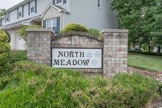 14 Snowflake Ln, Edison, NJ 08820