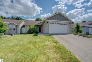 4632 Black Bear Dr, Traverse City, MI 49685