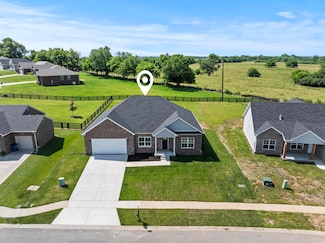 202 Max Cavnes Rd, Danville, KY 40422