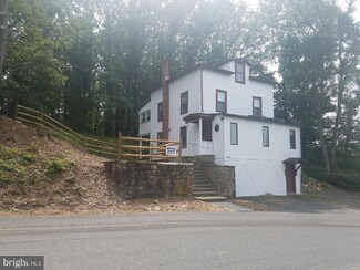 3804 Oak St, Temple, PA 19560