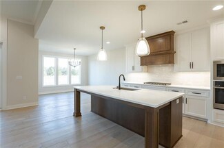 15597 W 168th Terrace, Olathe, KS 66062