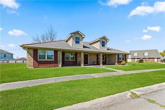 2828 Jean Lafitte Pkwy, Chalmette, LA 70043