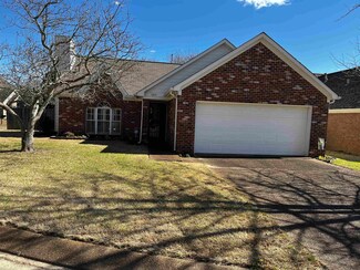 7879 Hunters Crossing Dr, Cordova, TN 38018
