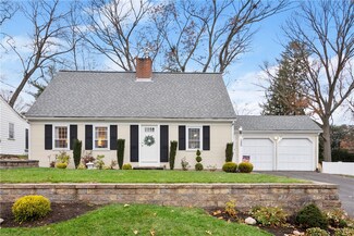 133 Rangeley Rd, Cranston, RI 02920
