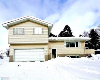 152 5th Ave W, Hunter, ND 58048