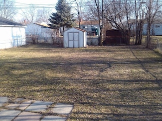 1148 Fall River Rd, Ypsilanti, MI 48198