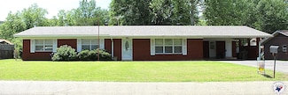 110 E Avenue I, Hooks, TX 75561