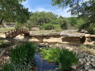 699 Hillview Cir, Dripping Springs, TX 78620