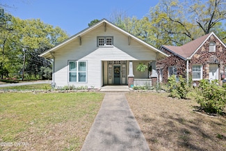 153 Crescent Ave, Jackson, TN 38301
