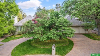 9465 Jackson Cir, Omaha, NE 68114