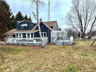 618 N 1st St, Chesaning, MI 48616