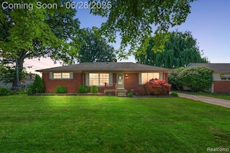 6326 Lathers St, Garden City, MI 48135