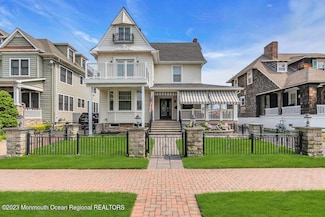 210 8th Ave, Belmar, NJ 07719