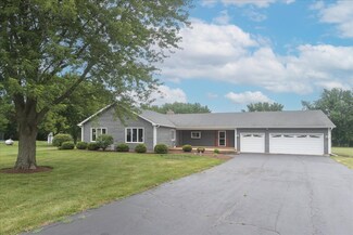 42W602 Kiwi Ct, Hampshire, IL 60140