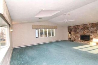 79 Stephanie Cir, Woburn, MA 01801