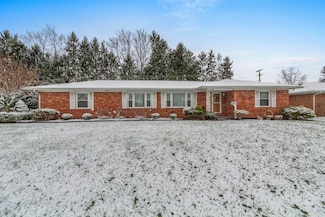 1613 W Maple St, Baltimore, OH 43105