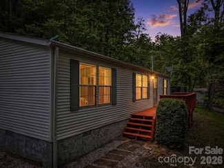 2271 Gouges Creek Rd, Spruce Pine, NC 28777